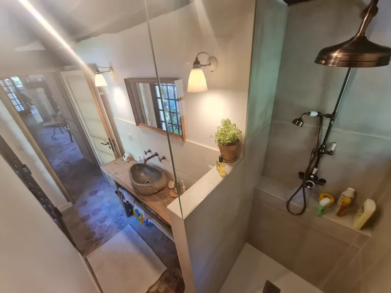 Rénovation de salle de bain avec douche à l’italienne – T2AE, Louviers